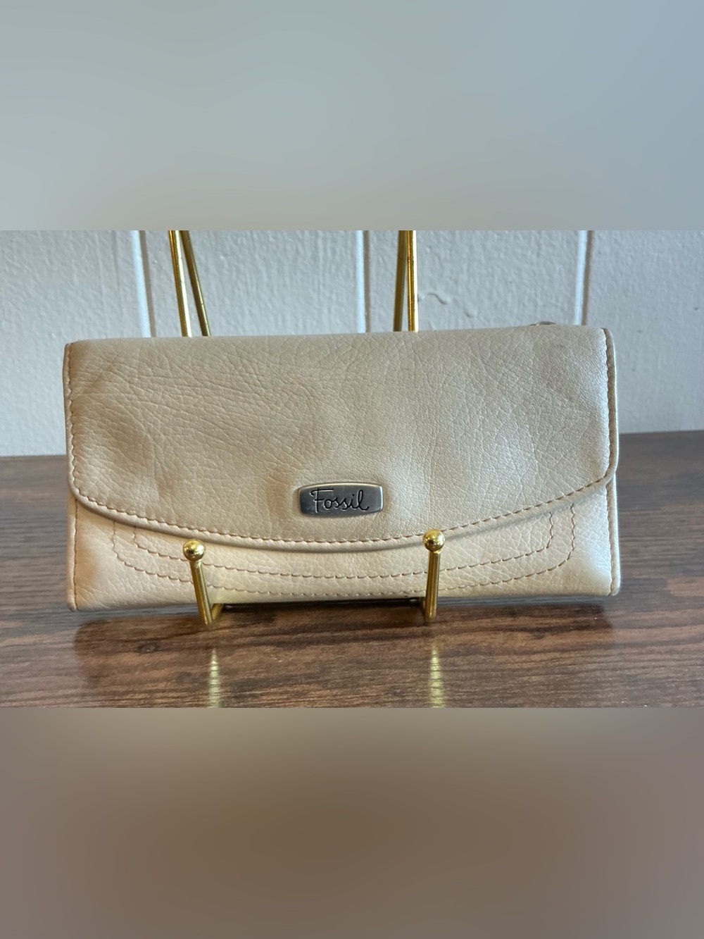 A Rare Vintage Beige Snap Leather Long Trifold Fossil Wallet
